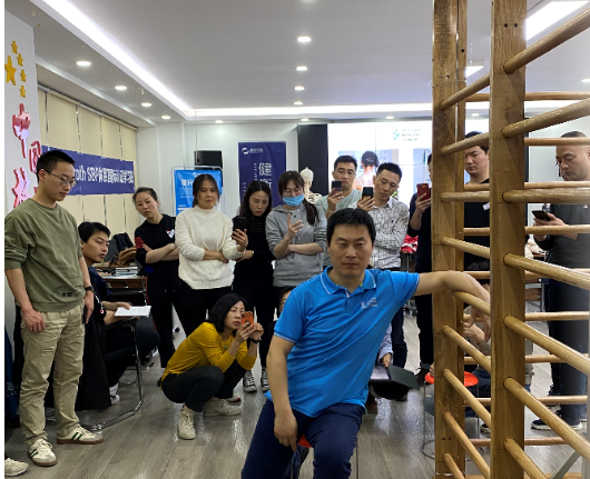 脊柱侧弯保守治疗还需努力-施罗斯SBP治疗师培训郑州班 团队动态 第3张